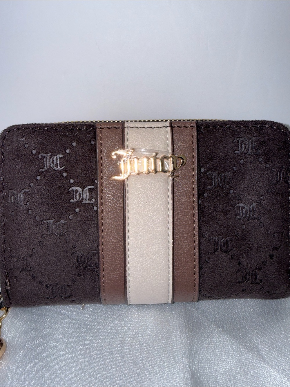 Juicy Couture Brown Chocolate & Cream Zip Around Wallet Gold Logo